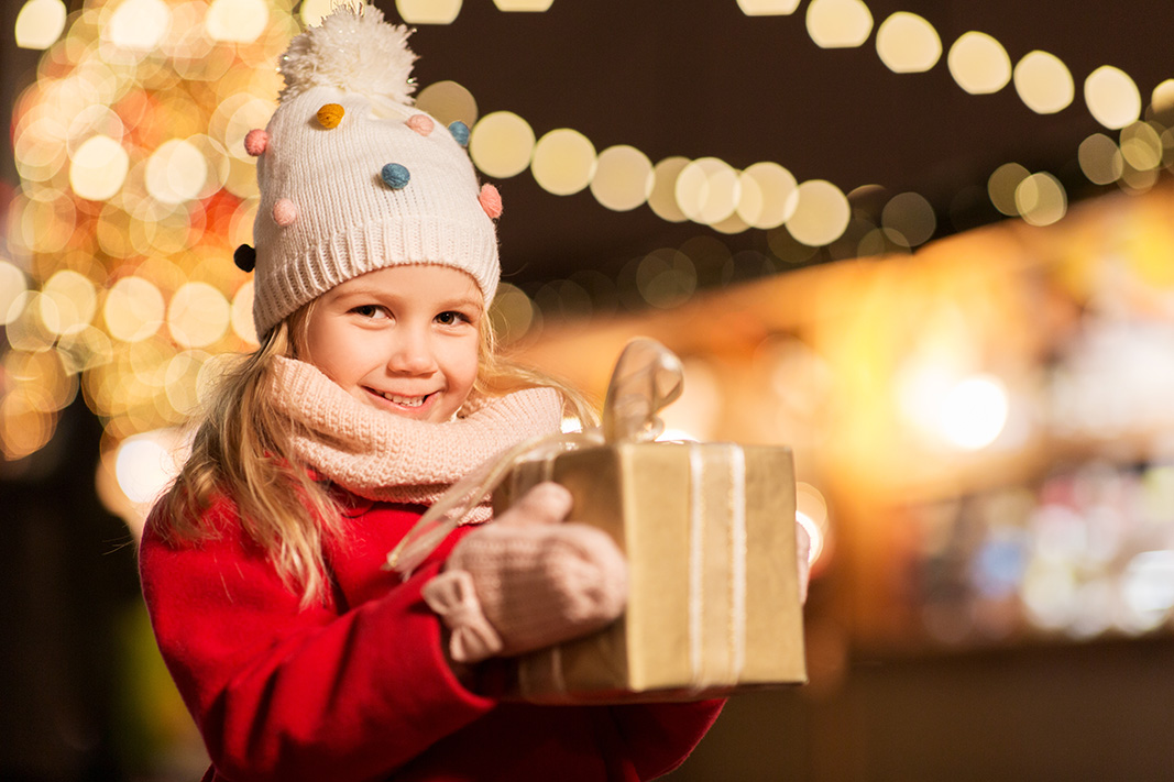 Die Kindertagesstätte "Haus Kinderland" veranstaltet einen Nikolausweihnachtsmarkt. Foto: Syda Productions - stock.adobe.com