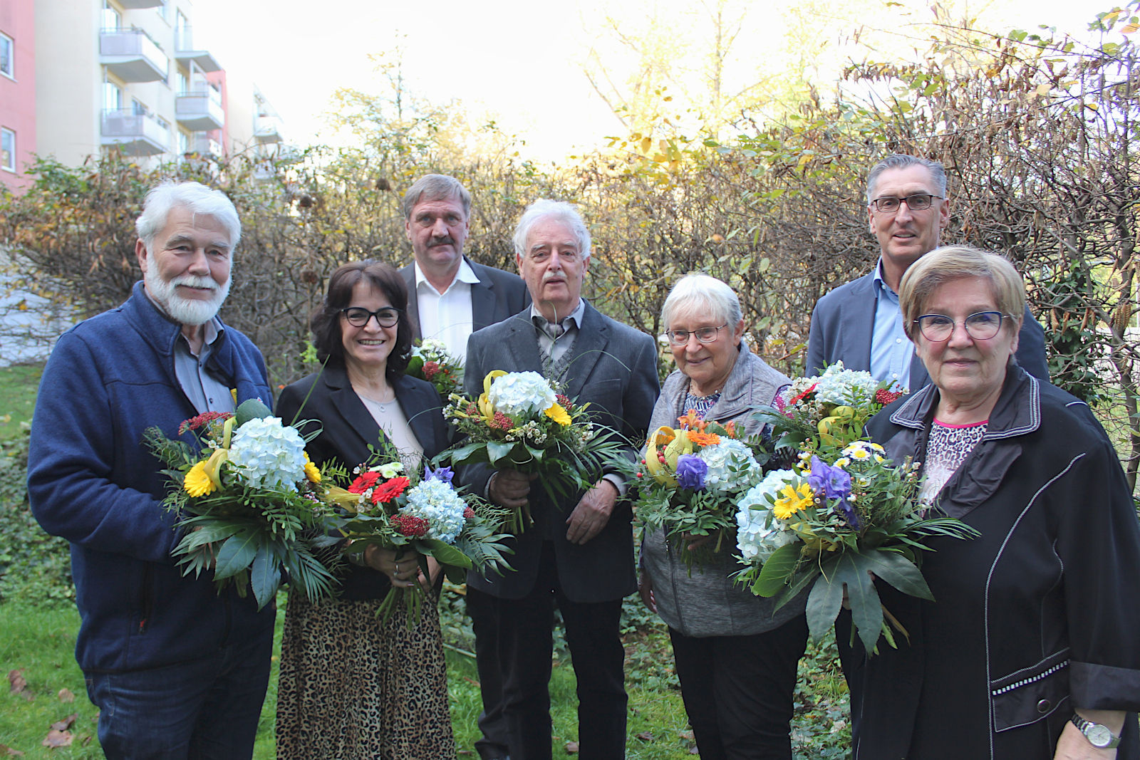 Der neugewählte neunköpfige Stadtvorstand mit Peter Wolf, Sylvia Hitzschke, Olaf Wenzel, Eberhard Schulreich, Marlit Springsguth, Thomas Demmer und Monika Winterstein (v. l., Juliane Kirsten und Bernd Grell fehlen entschuldigt) möchte die komplexen Themen unserer Volkssolidarität erfolgreich angehen (Foto: Ulrike Gierth).