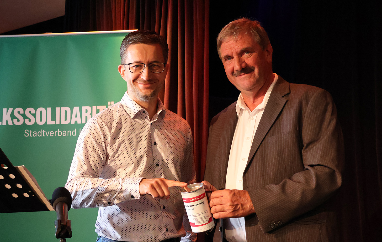 Olaf Wenzel und Martin Maciejewski eröffneten auf der diesjährigen Dankeschön-Veranstaltung für unsere Ehrenamtlichen die große Spendenaktion "Listensammlung".
