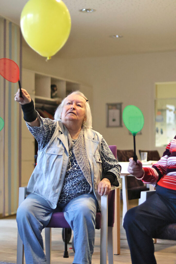 Bewegungsspiele sorgen für Abwechslung und halten die Tagesgäste fit (Foto: Friederike Stecklum)