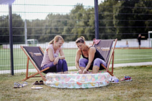 Die Planschbecken sorgten für Abkühlung (Foto: Anne Schwerin).
